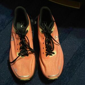 On cloud running shoes size 10